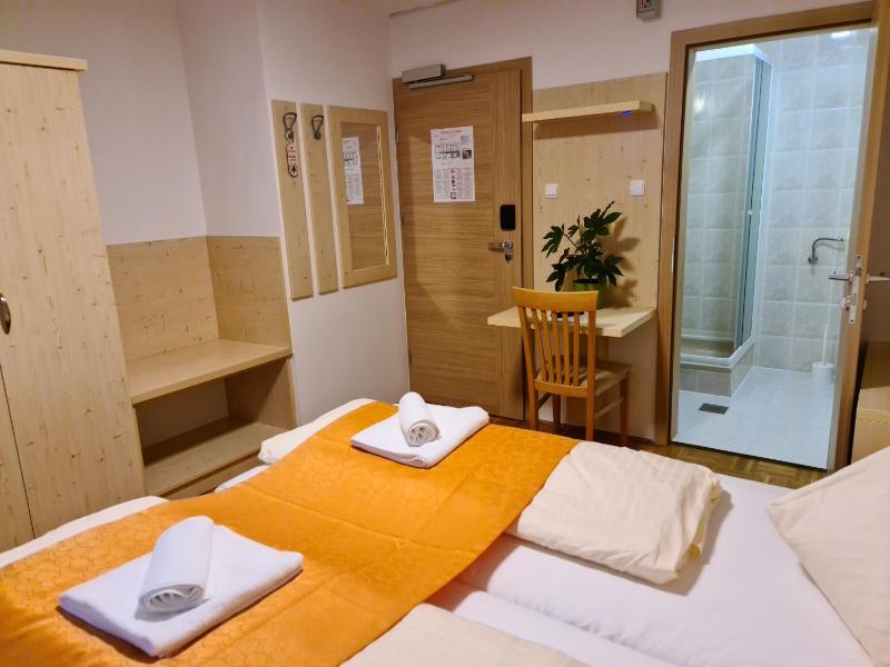 Economy Double Room with Forest View image 3