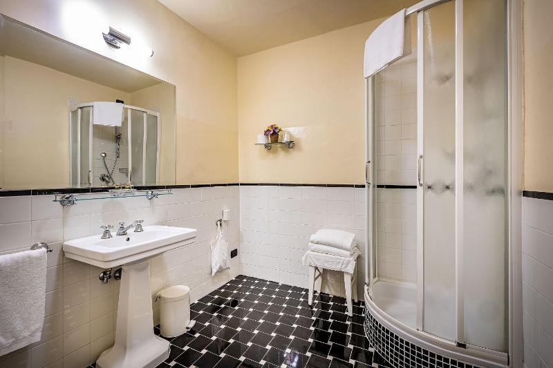 Economy Two-Bedroom Apartment (4 Adults)  image 3