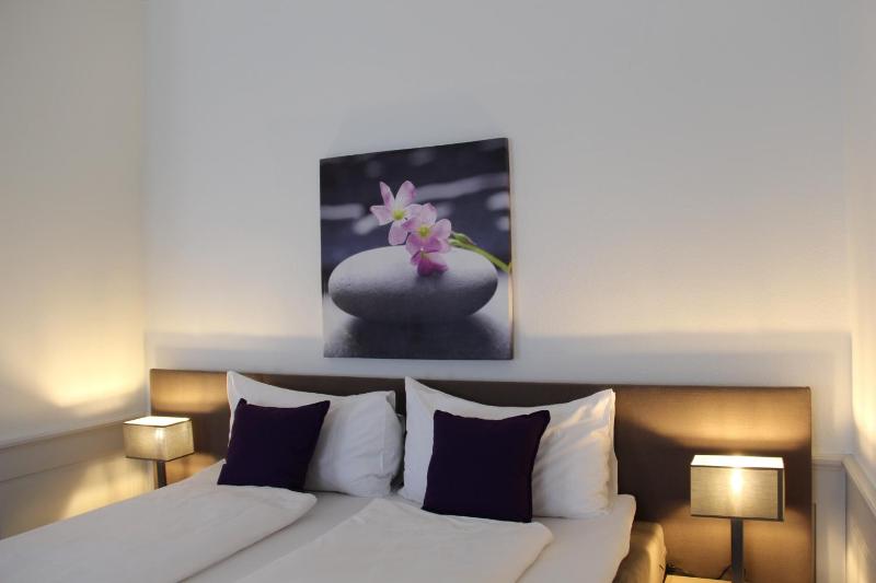Deluxe Double Room image 3
