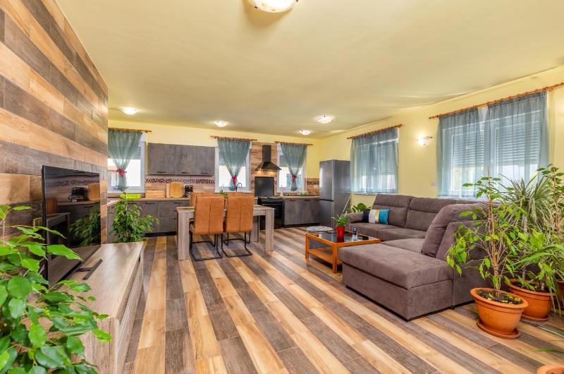 Apartmani Monte - image 33