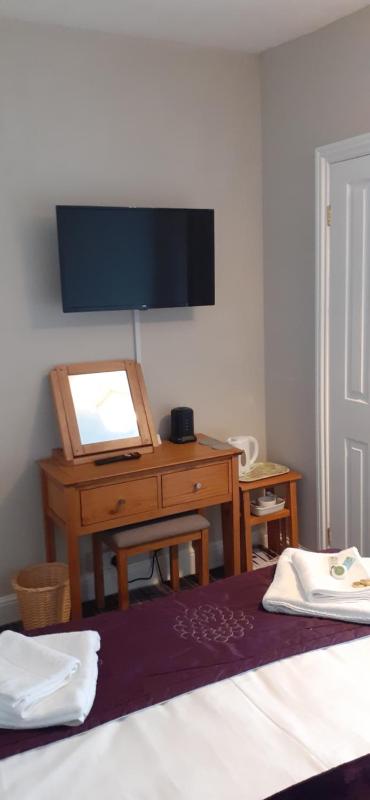 Double Room image 4