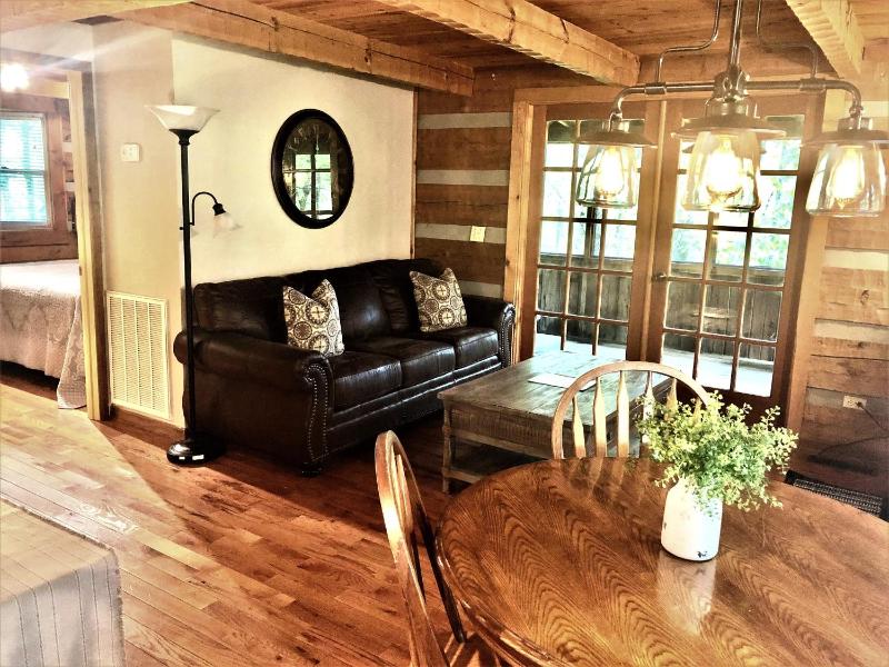 One-Bedroom House image 2
