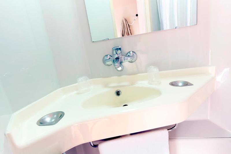 Double Room image 2