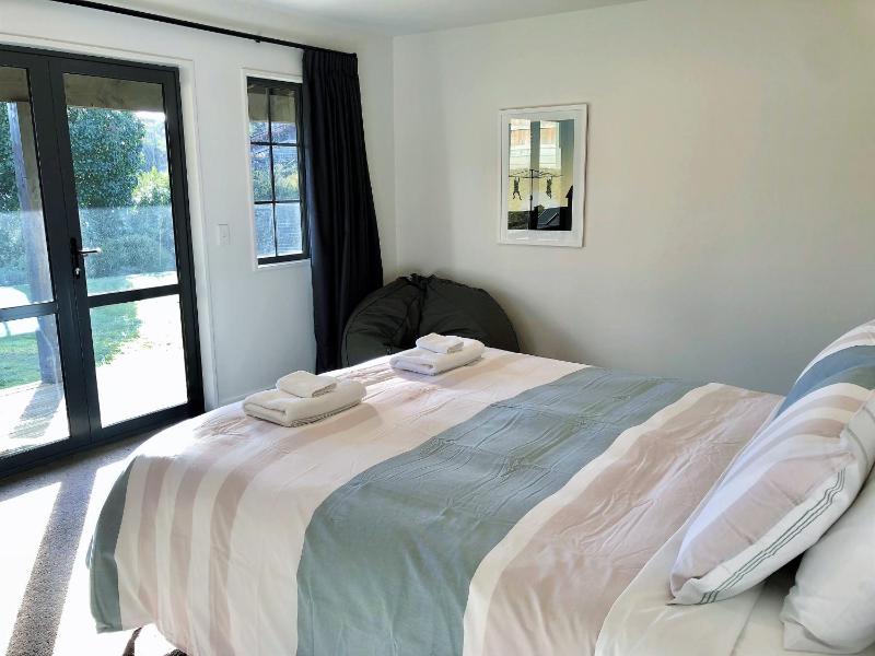 Time Out at Lake Wanaka - image 22