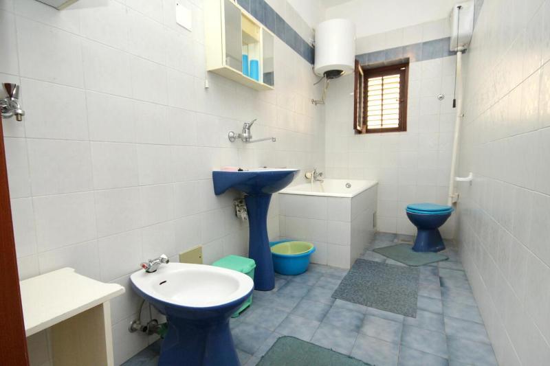 One-Bedroom Apartment with Terrace and Sea View image 2