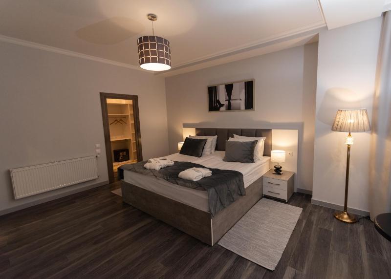 Executive Suite image 1
