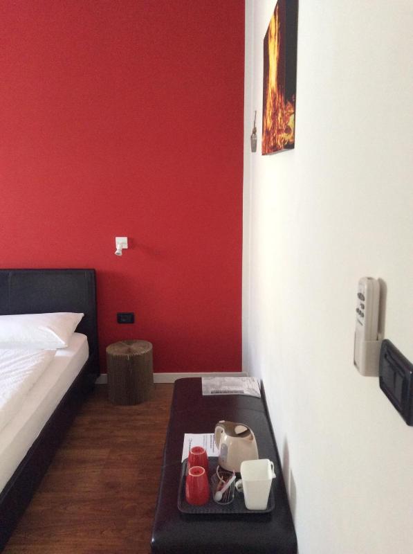 Double Room with Balcony image 3