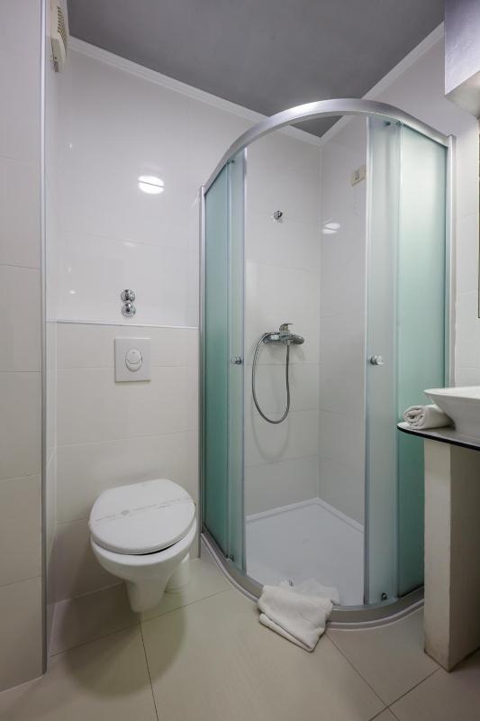 Double or Twin Room image 2