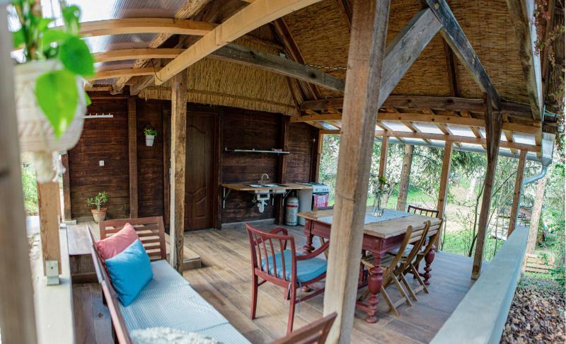 Rustic&Green Guesthouse for 6 people FREE AIRCONDITIONER FREE COFFEE Images