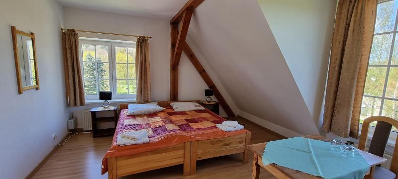 Large Double Room image 4