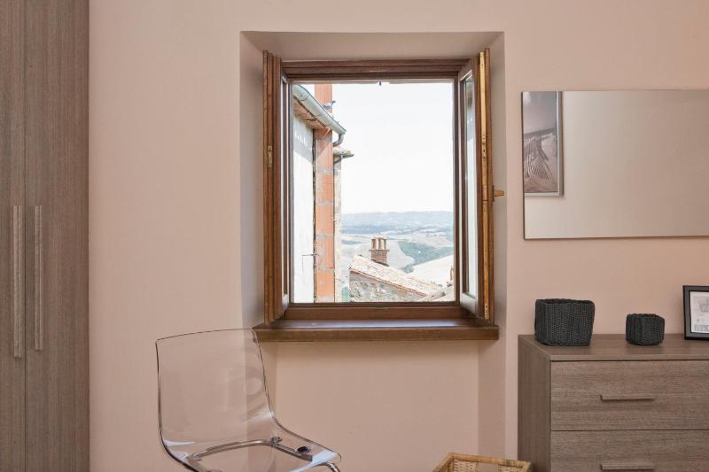 Double Room image 3