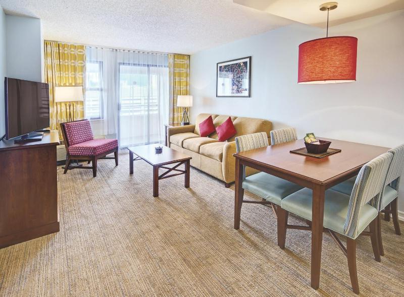 One-Bedroom Suite at Skyline Towers, image 4
