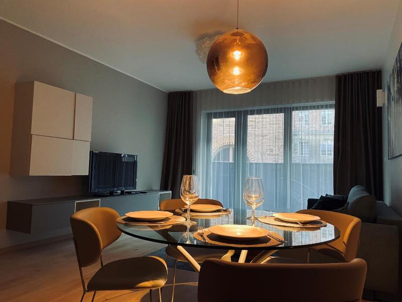 Dream Stay - Executive Apartment with Balcony - image 1