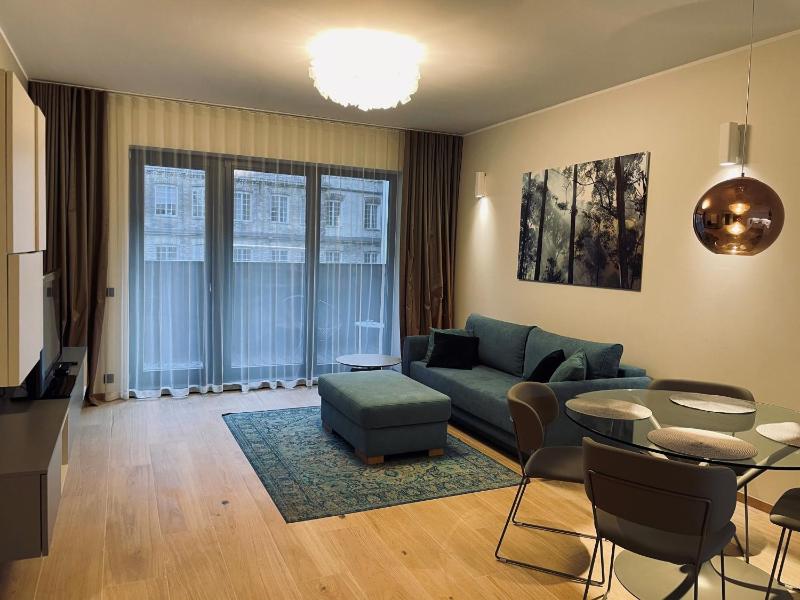 Dream Stay - Executive Apartment with Balcony - image 9