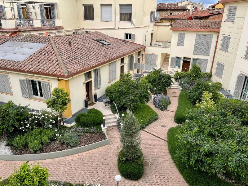 Apartment with Garden View image 4