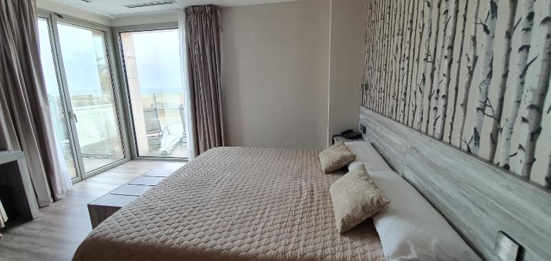Superior Double or Twin Room with Sea View image 4