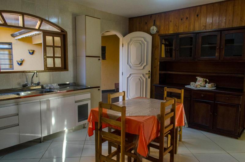 One-Bedroom Apartment image 1