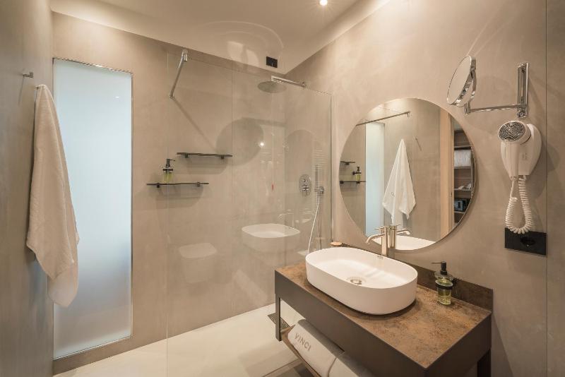 Superior Double or Twin Room image 4