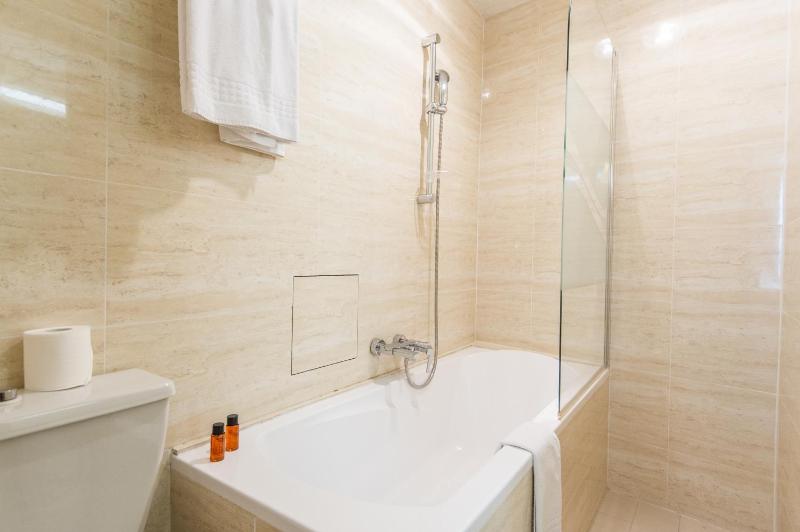 Standard Room image 3