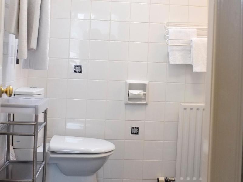 Double Room image 2