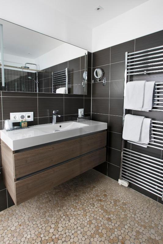 Deluxe Double Room image 2