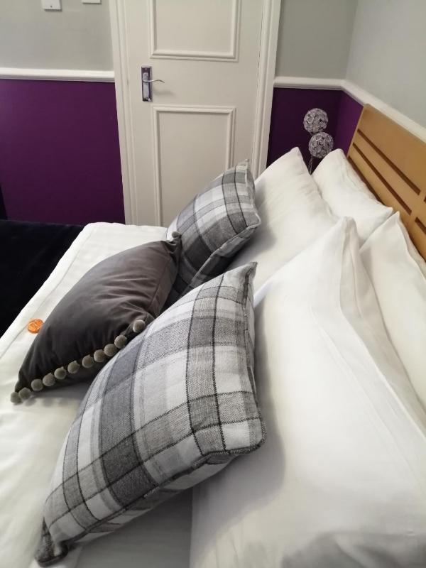 Double Room image 2