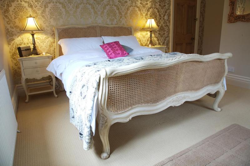Superior King Room image 2