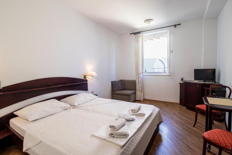 Apartment with Sea View image 3