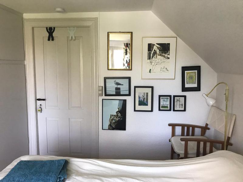 Double Room with Shared Bathroom image 2