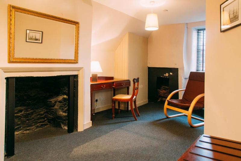 Single Room with Private Bathroom image 1