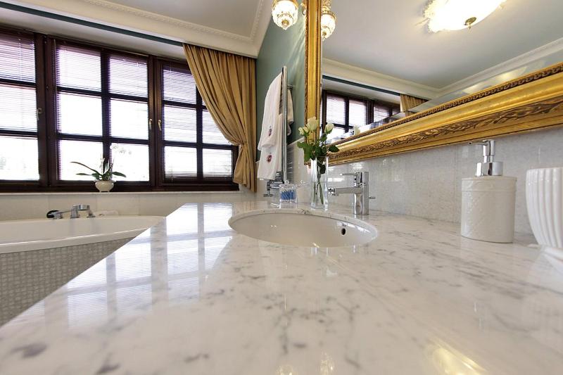 Suite image 4
