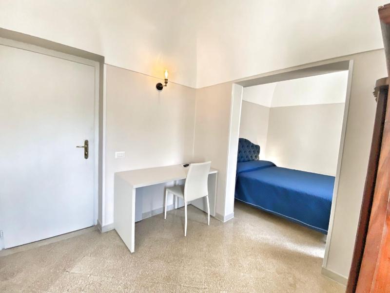 Standard Double Room image 2