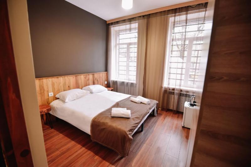 Large Double Room image 2