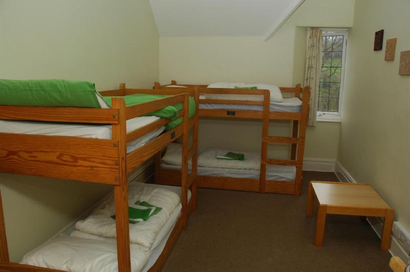 Quadruple Room with Shared Bathroom image 3