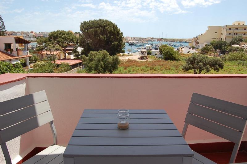 One-Bedroom Apartment with Sea View image 2
