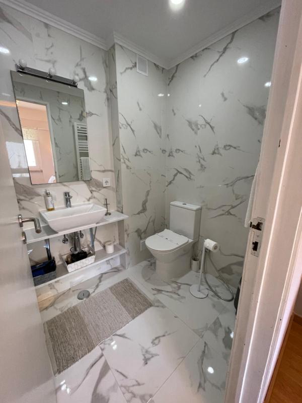 Studio Apartment image 4