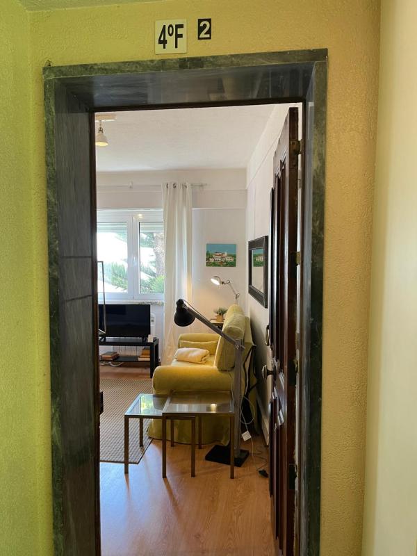 Studio Apartment image 2