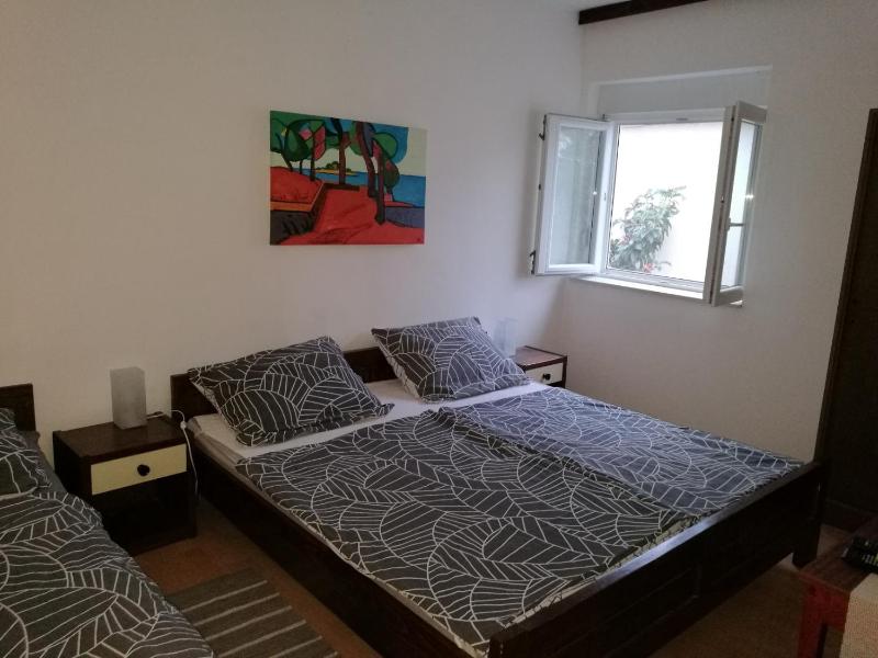 One-Bedroom Apartment image 1
