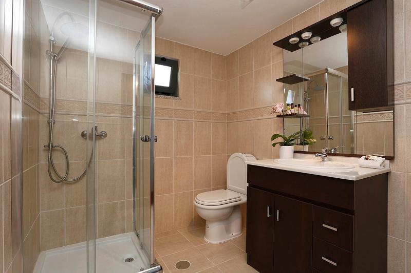 Three-Bedroom House image 2