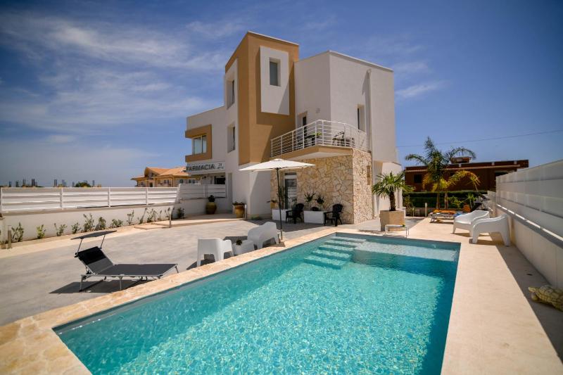 Villa Laura Charme Apartments - image 1