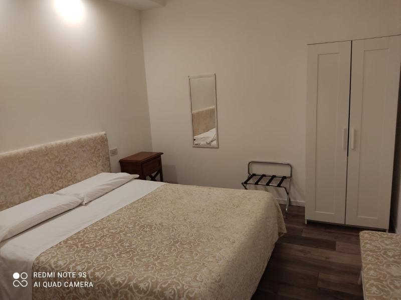 Junior Suite with Balcony image 2