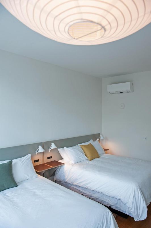 Queen Room image 3