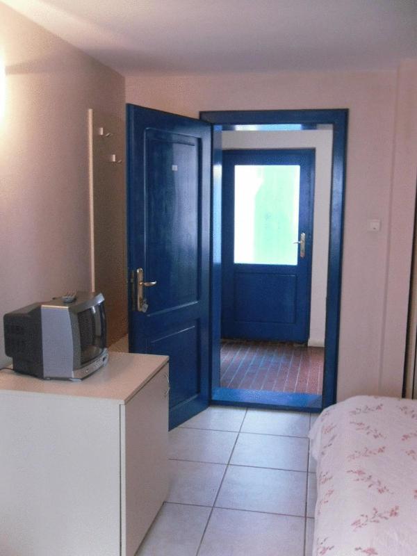 Double Room image 3