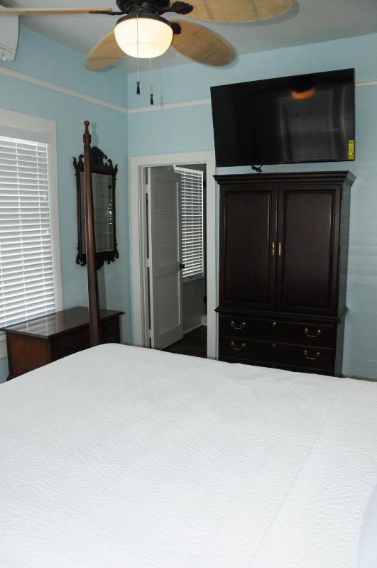 Superior King Room image 3