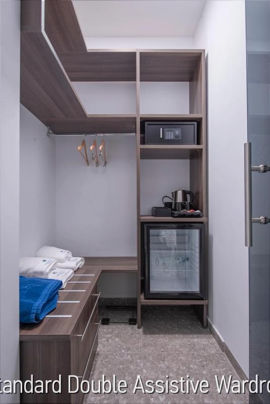 Deluxe Double or Twin Room with Sea View image 4