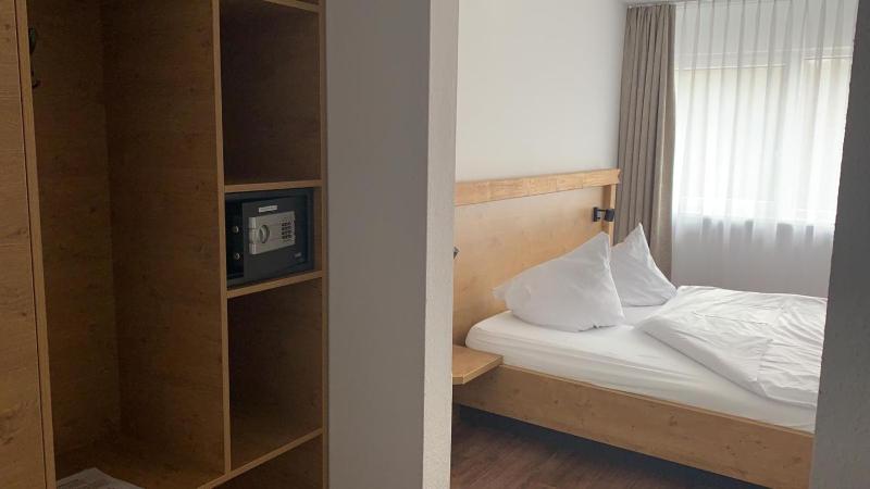 Deluxe Quadruple Room image 4