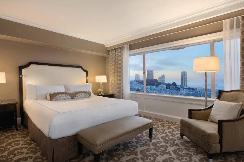 Signature King Room with Bay View image 4