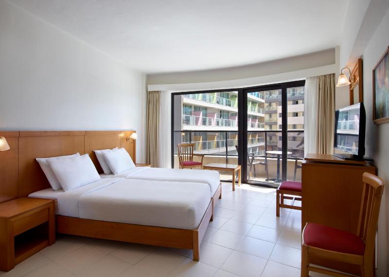 Standard Double or Twin Room image 1
