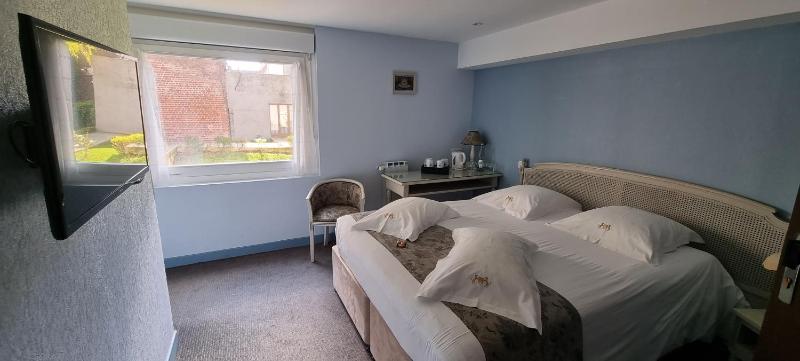 Standard Suite image 1