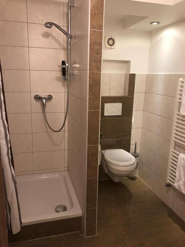 Comfort Triple Room with Shower image 3
